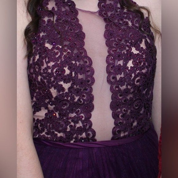 MADISON JAMES Elegant Purple Floral Lace Maxi Formal Ball Gown - Picture 16 of 17